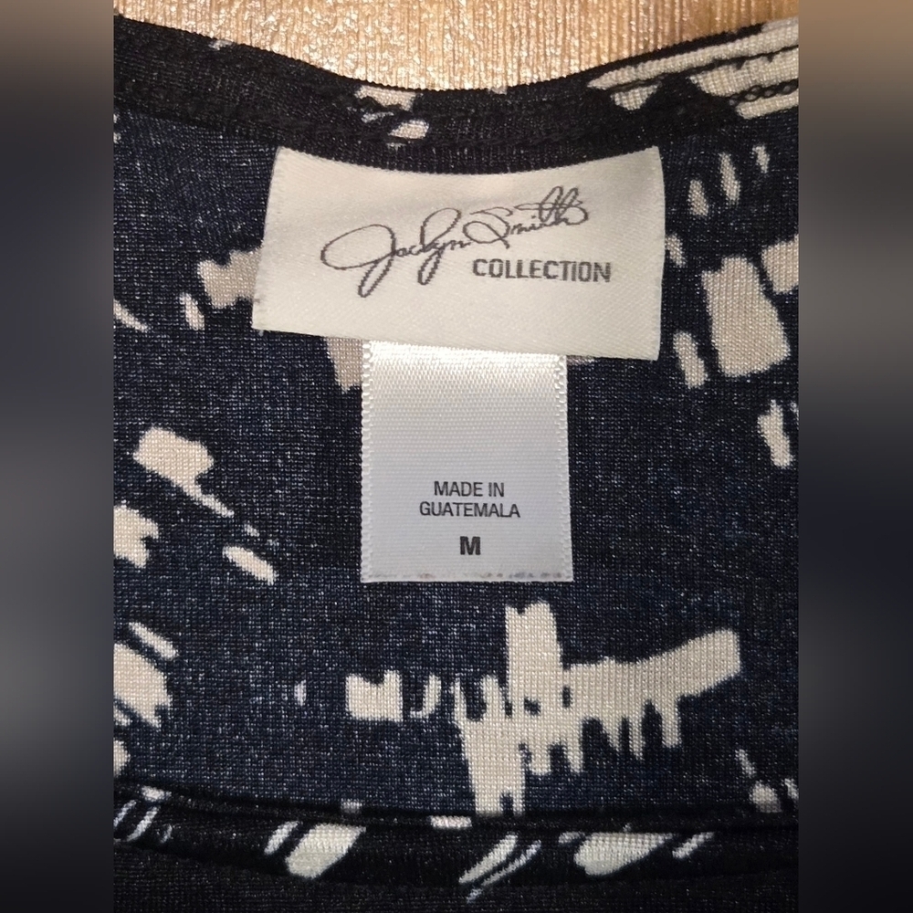 NWOT Jaclyn Smith Patterned Women's Top - Picture 6 of 9